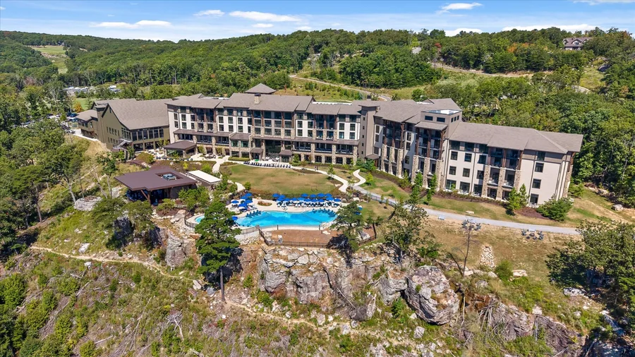 Aerial view of the Cloudland hotel building at McLemore with the pool below